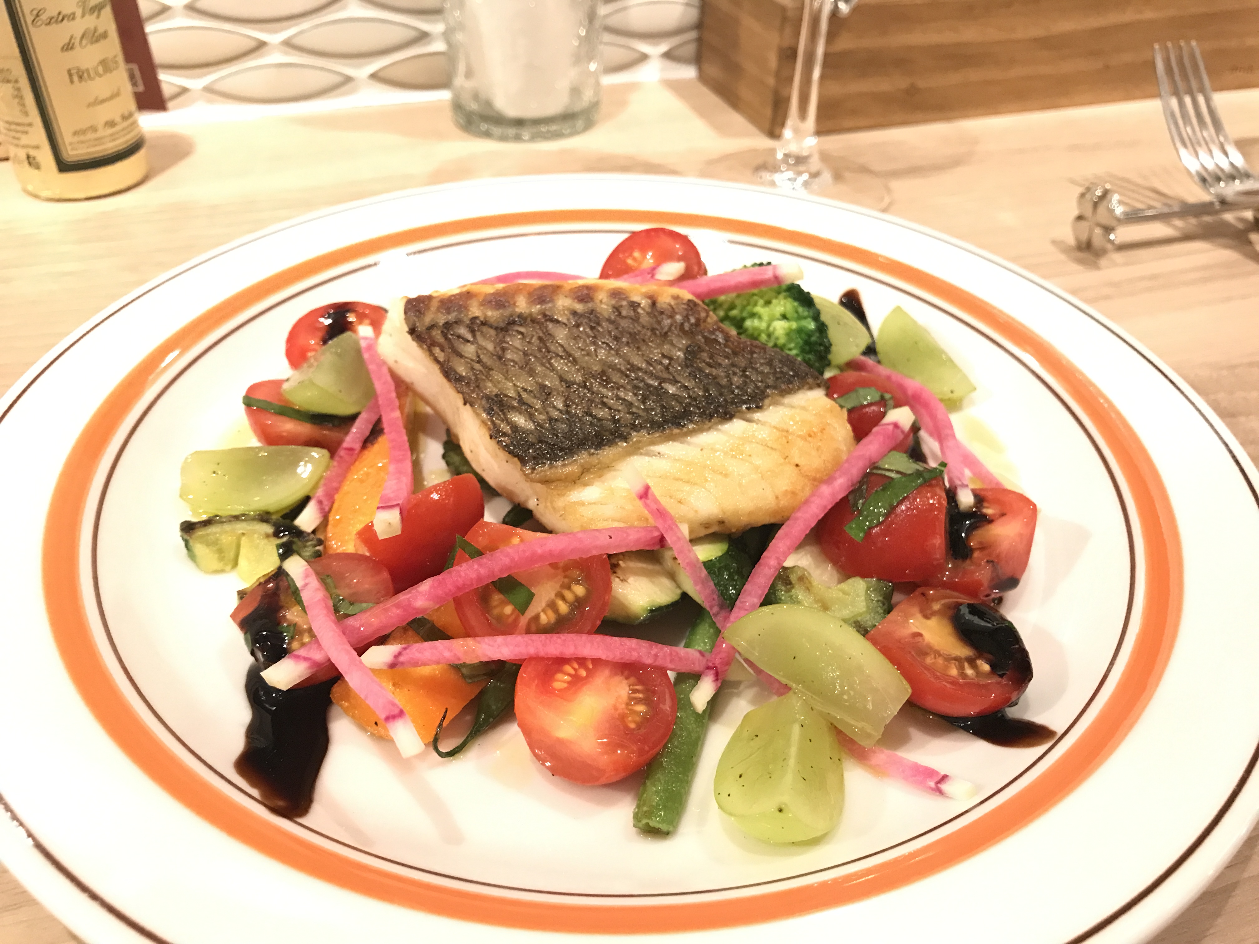 本日の鮮魚のソテー ハーフ（真鯛）／1,000円