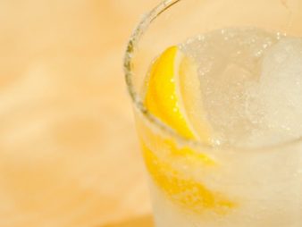 人気の酒が飲食店を回す！①健康志向の火付け役レモンサワー