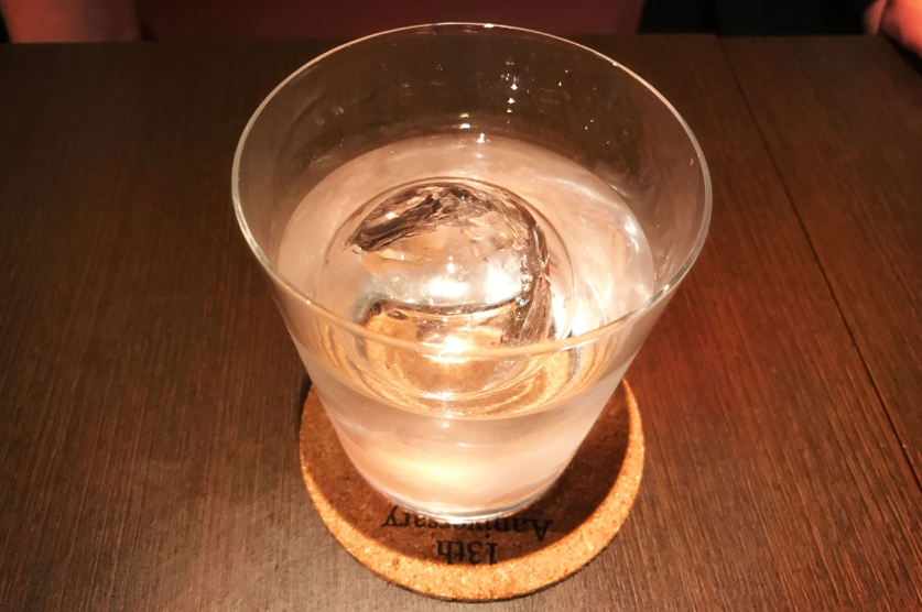 バーならではのドリンクでまったりも良し。