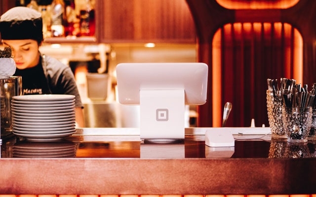 【成功事例から学ぶ最新経営術】飲食店でIoT技術を活かす方法