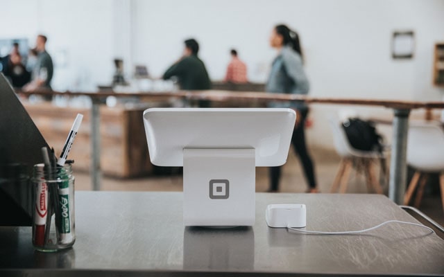 【成功事例から学ぶ最新経営術】飲食店でIoT技術を活かす方法