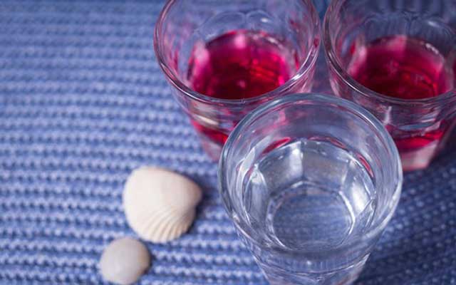 最悪の吐き気に頭痛!辛すぎる二日酔いを一刻も早く解消する方法