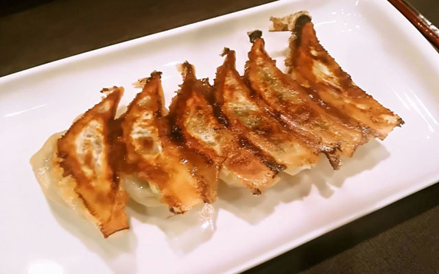 【大阪・堺】餃子×日本酒が人気の『餃子薫風』で1年分の餃子を食べてきた件