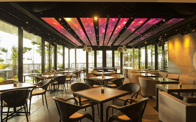 大阪駅前ハービスENT最上階「XEX WEST The BAR」