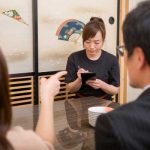 「お客様は神様です」の正しい意味と由来とは？クレーマー客への対応を学ぶ