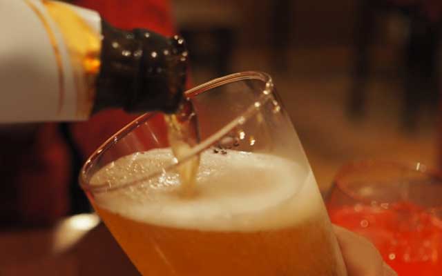 アサヒ直伝！缶・瓶ビールを美味しく飲む５つのコツとは