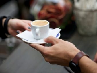 飲食店の接客方法は？接客業のコツ・3か条を現役オーナーが語る