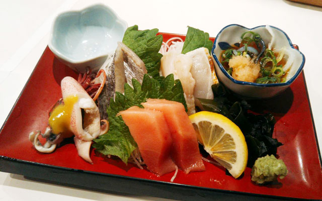 魚屋の立ち喰い魚 ふじ屋