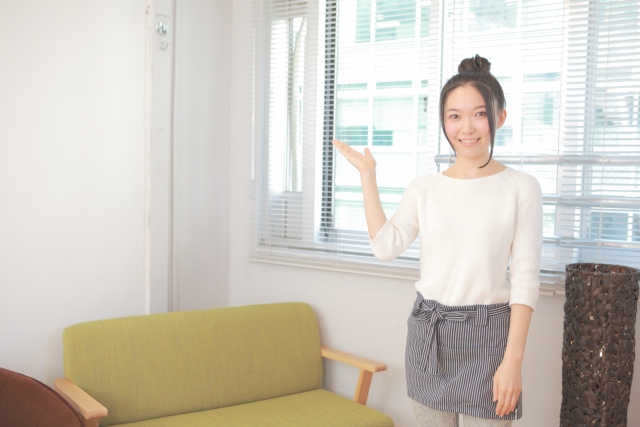 カフェのホールのバイトの場合