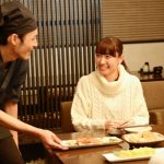 【神対応の接客力アップ講座】飲食店でマニュアル化したい4つの方法を伝授