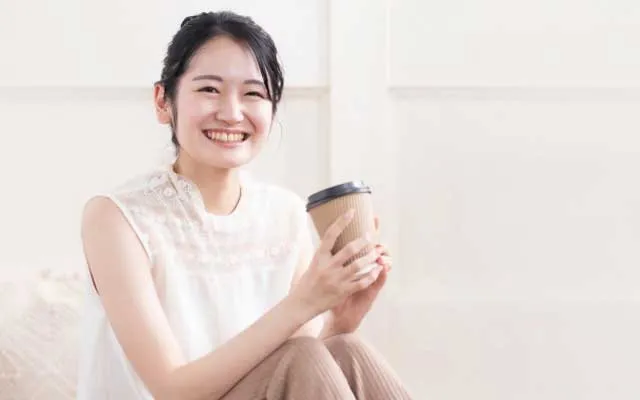 バイト先でモテるには、女子は「気遣い」、男子は「あいづち」!
