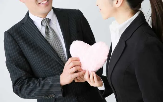 職場恋愛は、まず信頼関係を作る