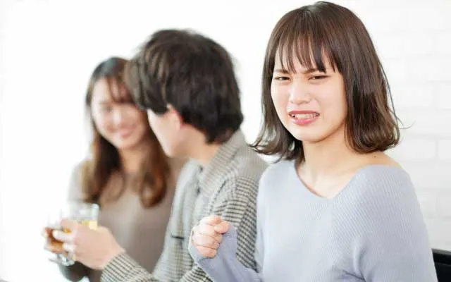 職場で嫉妬が辛いときに気持ちを落ち着かせる方法