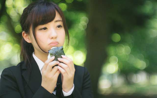 職場のリアルな「片思いあるある」（男女別）＆恋を実らせるアプローチ