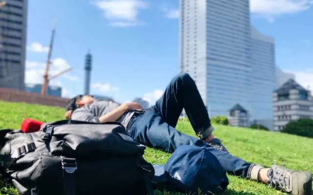 年収を抑えて嫌なことをせず生きる方法