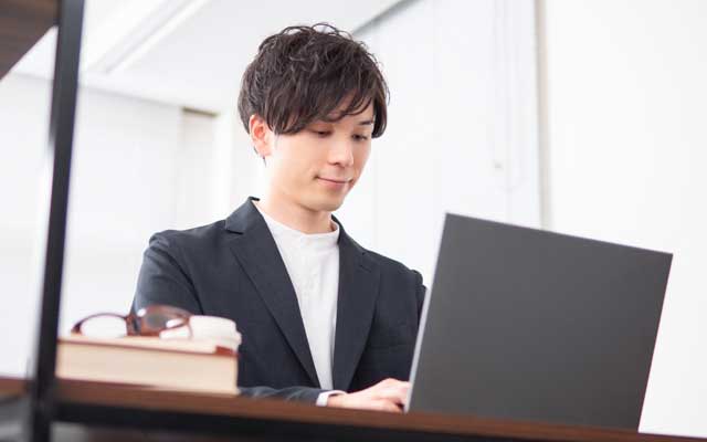 年収300万～400万の楽な仕事を公開！人生の幸せ度を上げる仕事探し術