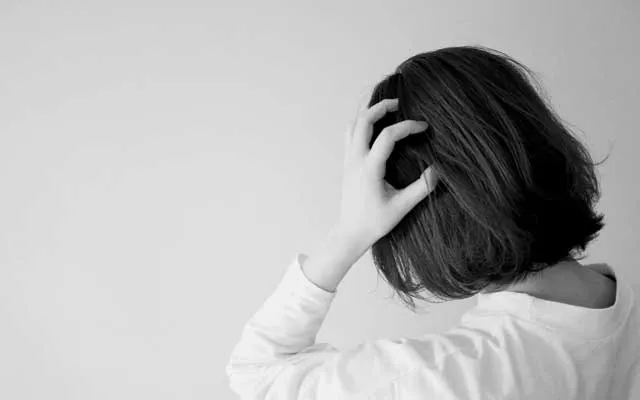 あなたは感情的なのではなく、感情を抑えすぎている